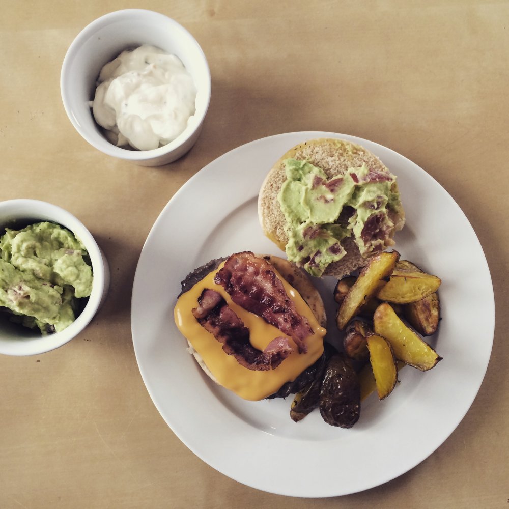 It&amp;#39;s Burgertime! Supreme Burger mit Guacamole » Caros Küche | Schnelle ...