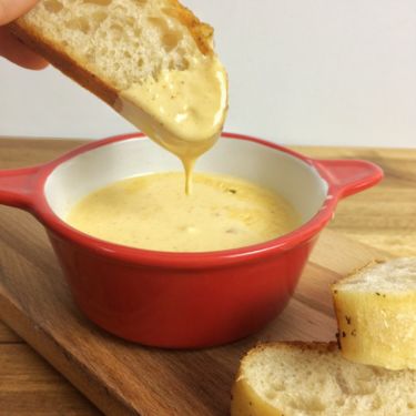 Käsedip für Nachos selber machen Käsesoße