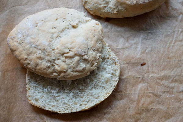 Frühstücksbrötchen mit Chia, Sesam und Sonnenblumenkernen » Caros Küche ...