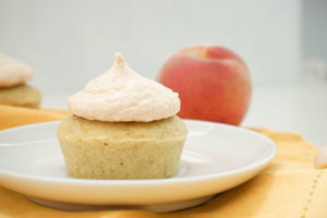 Baiser-Cupcakes mit Pfirsich