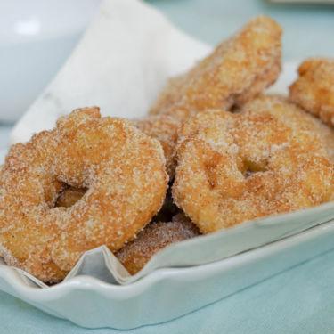 Mini Donuts mit Zimt & Zucker » Mini Churro Donuts Rezept