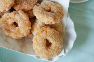 Frittierte Mini Donuts mit Zimt & Zucker