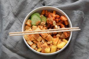 Dinkelbowl mit Süßkartoffel & Halloumi » Leckere und gesunde Mittagsbowl