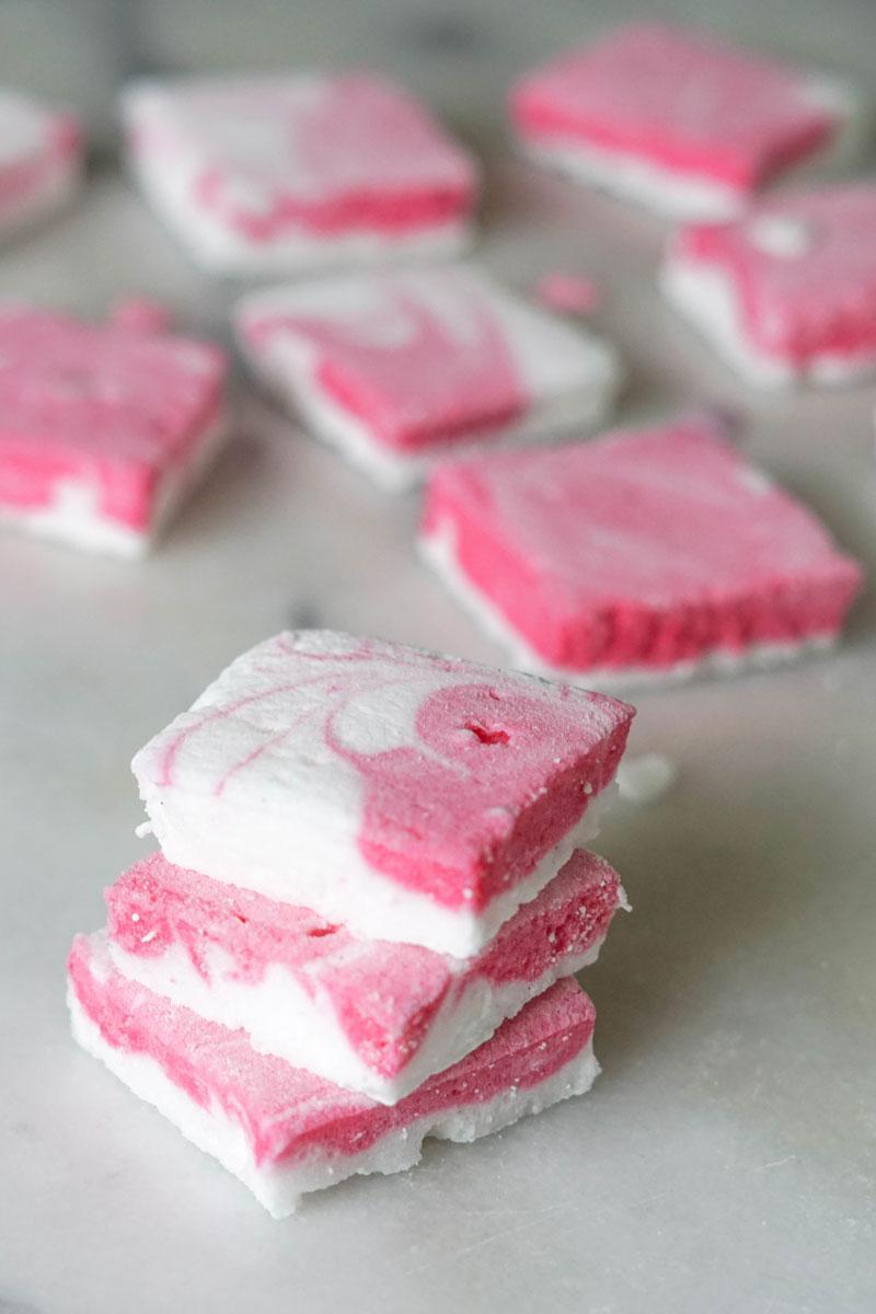 Marmor-Marshmallows pink selber machen Rezept