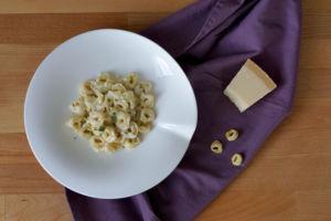 Tortellini in Sahnesoße » einfaches Nudelrezept mit Tortellini