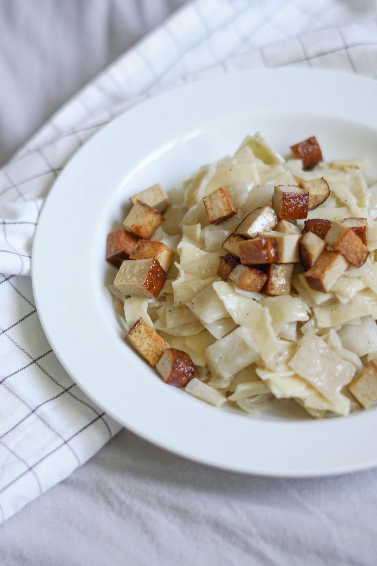 Vegane Krautfleckerl » Klassiker aus Österreich vegan interpretiert!